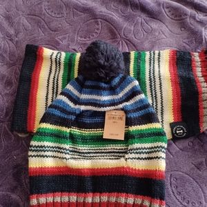American Eagle Outfitters Doggie Hat&Scarf Set